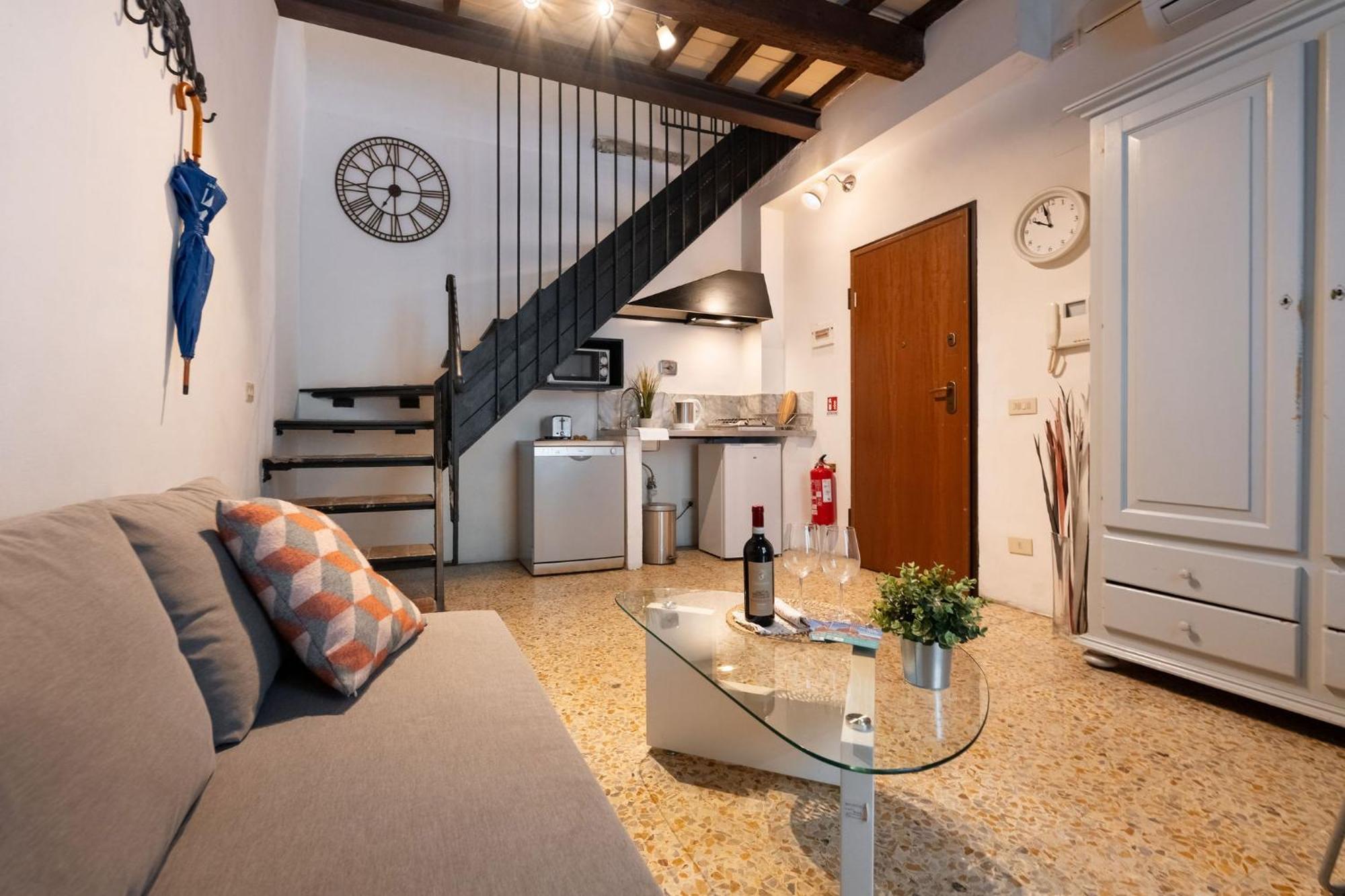 F1 - Santa Croce One Bedroom Apartment For Couples Флоренція Екстер'єр фото