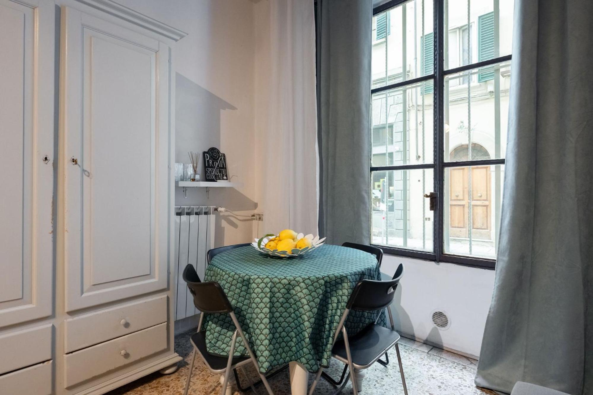 F1 - Santa Croce One Bedroom Apartment For Couples Флоренція Екстер'єр фото